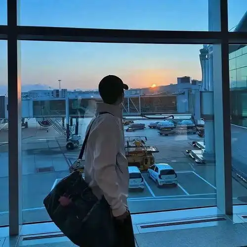 10张帅哥必备的微信头像
