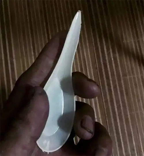 从一块肥皂到一尊佛一位画行者的拘留日记
