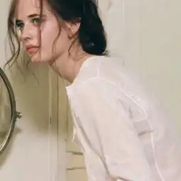 外国女生头像小清新复古图片
