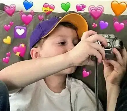 无意间偷看了男朋友的手机相册,结果...网友不分手留着过暑假
