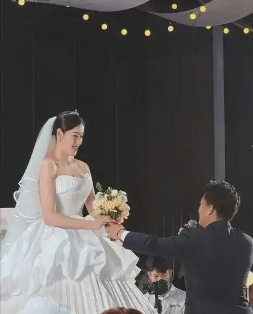 女排四大赘婿曾春蕾老公富二代,张常宁与老公备孕两年怀不上
