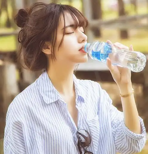 为何女生都喜欢扎丸子头不是因为好看,以下3点原因了解一下
