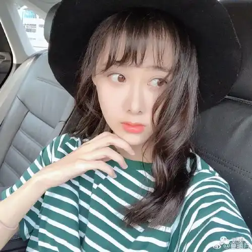 赵丽颖力捧的小鲜肉刚爆火就作死,跟女星街头激吻还死不承认
