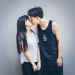 求高清的情侣头像,要双人的,
