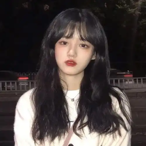 女生头像春天到了考虑换个头像吧
