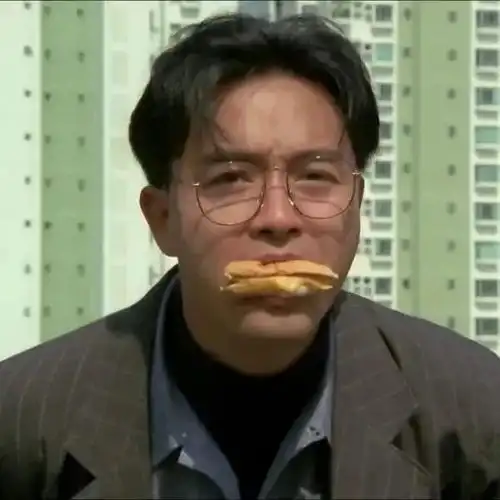 分享一组哥哥张国荣的头像壁纸
