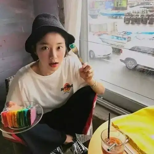 别留我一个人太久我怕我会走
