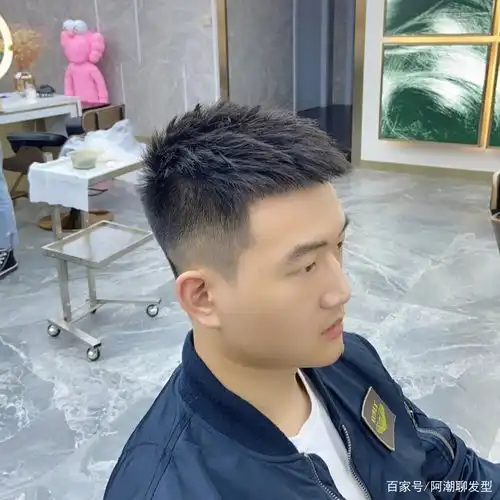男生短发这样剪,想不帅都难,剪完精神有型又帅气
