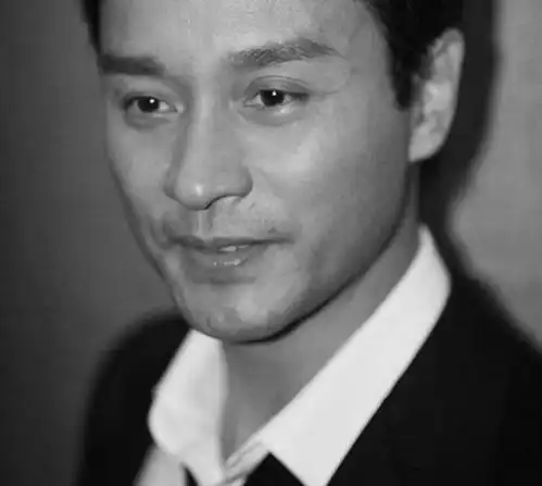 娱乐圈再度惊现抑郁症患者阿杜患重度抑郁症
