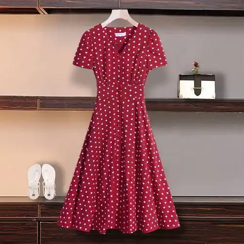 ins波点连衣裙女夏季v领冷淡风红色法式复古2020新款短袖雪纺裙子

