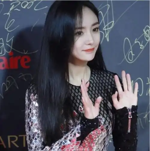 2018嘉人中国风,众多明星不畏严寒其上阵
