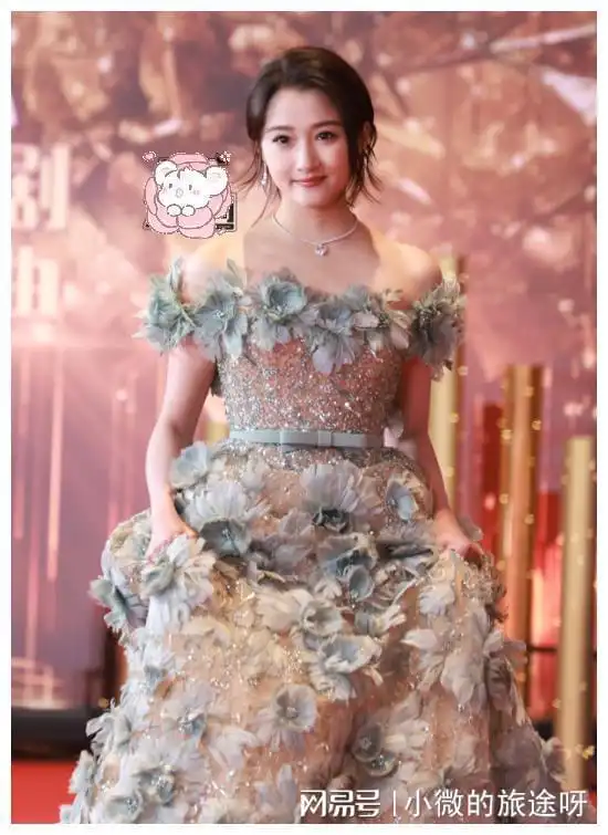 上海这一天,关晓彤短发显胖,金晨显干瘪,姜妍朴素打扮却赢麻了
