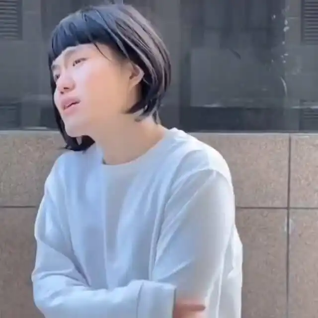 学校里女生之间互找麻烦,你有被带到过厕所吗网友我是常客
