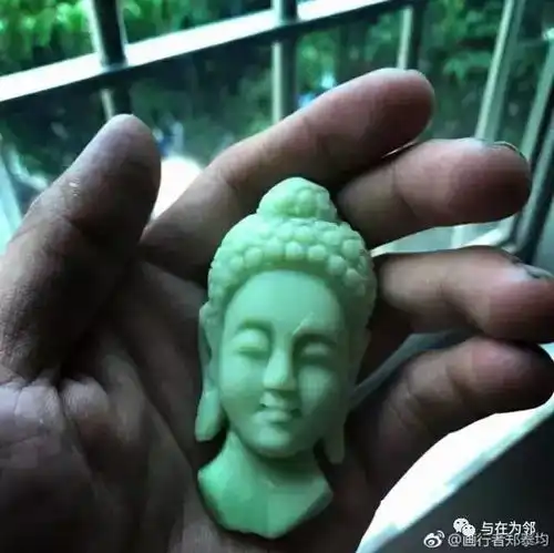 郑泰均从巴黎圣母院到深圳拘留所,从一块肥皂到一尊佛
