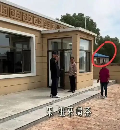 64岁腾格尔回乡下老家,开豪车看放羊心情大好,老宅曝光很阔气
