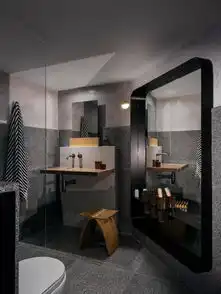 80㎡暗色系公寓装修案例
