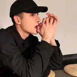 心理学女人频繁发朋友圈无非就是这3种,看看你有没有中枪
