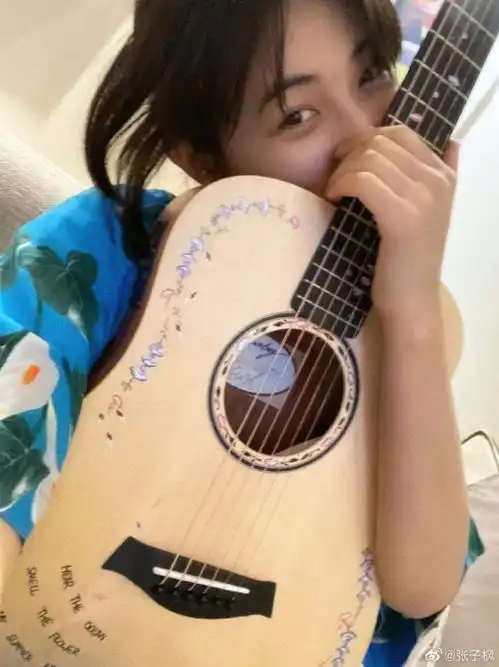 女孩子的友谊清新又美好张子枫笑眼晒吉他欧阳娜娜好会
