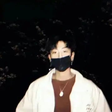 微信男生戴口罩头像
