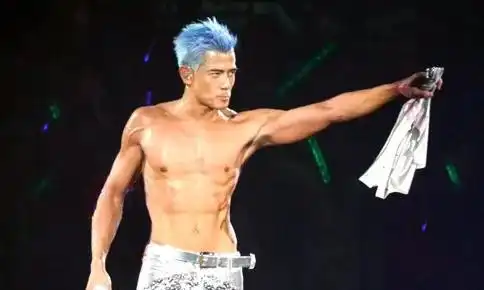 郭富城娇妻在线秀性感身材,天王嫂果然不简单
