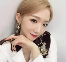 孟美岐的仙女装饰武器,珠宝虽然小巧却很大气,你感受到了吗
