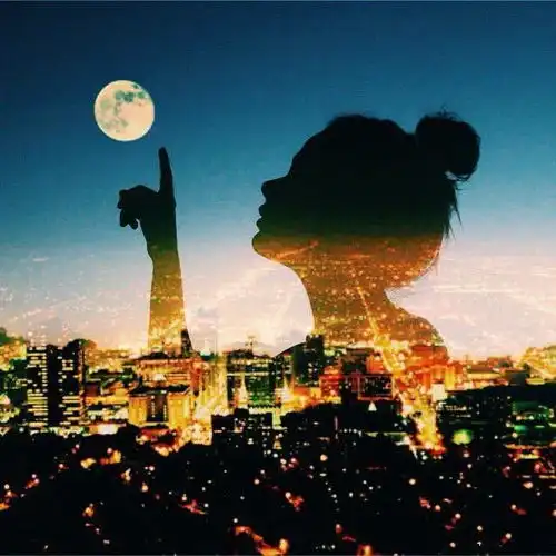 一个人夜里哭泣的说说,简短虐心,触碰泪点
