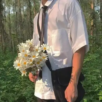 持花优质清新不俗唯美男生真人男生头像我要个性网
