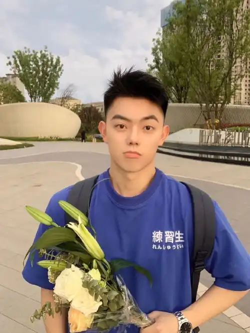 奶凶的短发小奶狗,你的可爱系男朋友上线了
