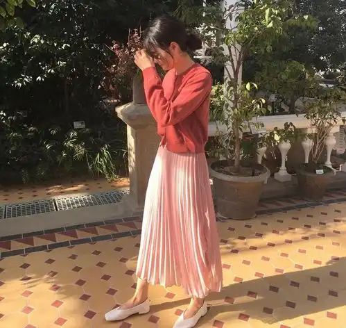 任何女人都无法抗拒的搭配针织衫半裙,看着简单却最能出气质
