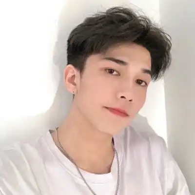 适合夏天的男生头像2020最新超帅气男生头像阳光
