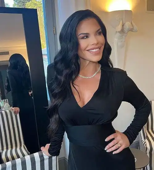 全球最丑小三阅男无数离异带娃,53岁把世界首富迷得死死的
