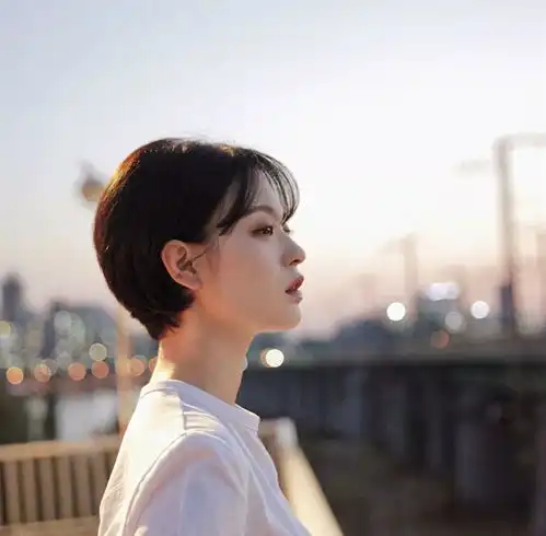 为什么我的短发就没她仙
