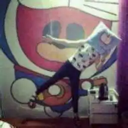 求下面两张比较清晰的头像图片万分感谢
