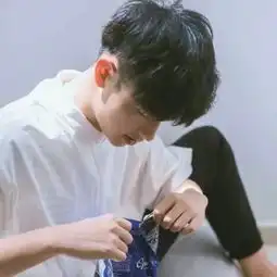 我只能看到你洒脱的样子,看不到你qq男生头像我要个性网
