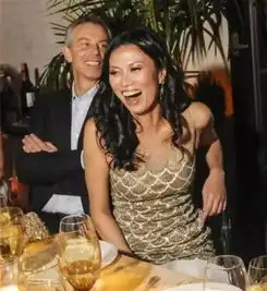 与邓文迪离婚后,85岁传媒大亨默多克又订婚了,第四任妻子是她
