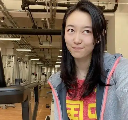 杨颖是第一次被运动员比下去吧孙一文这气质比她强好多