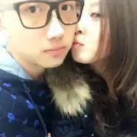 情侣接吻头像
