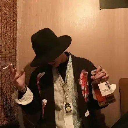 头像爱就爱个够要走别回头
