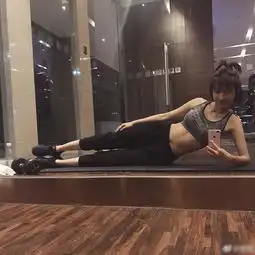 张俪爆自拍照称健身练到头上长草,满身是汗看上去皮肤很好
