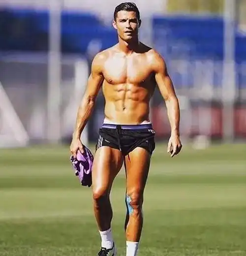 和c罗交往什么感受前女友内蕾达直言个人魅力太强
