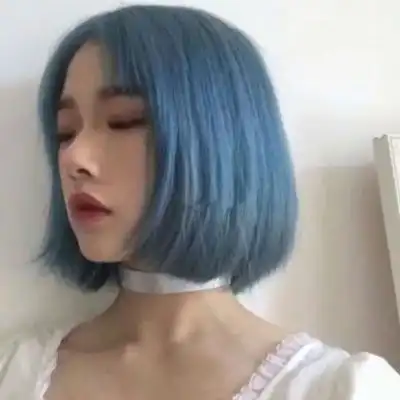 安优质味美女生短发头像
