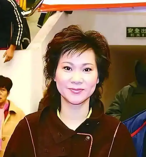 回顾中国乒乓界首位大魔王离婚后独自带孩子,前夫娶小23弟子
