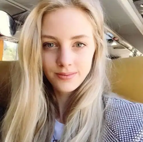 欧洲美女以为中国人吃不饱饭,来中国餐厅吃饭,发现自己太没见识
