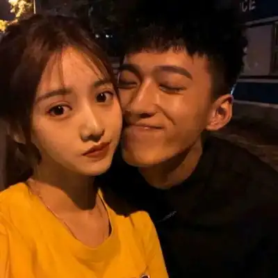 非主流真人情侣头像,一直习惯了两个人的生活
