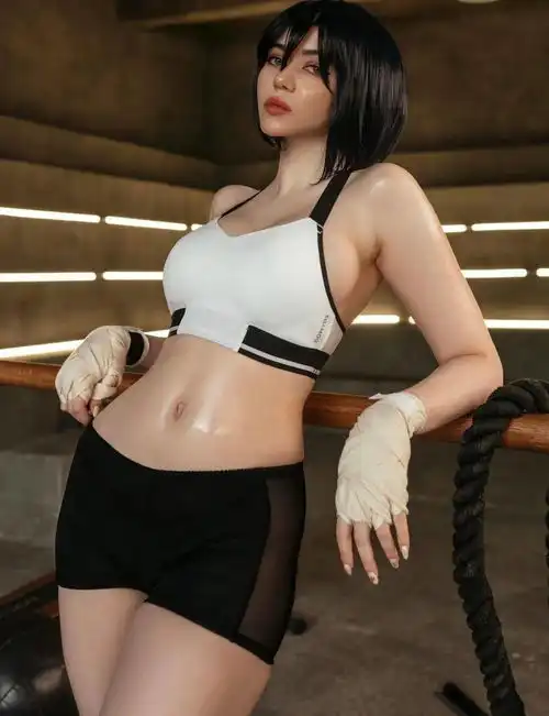 透明绝对领域的2b小姐姐一周大师级cosplay赏
