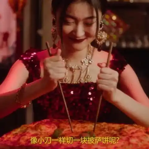 巴黎世家广告模仿土味表情包,印中文卖情怀,谁在为辱华品牌买单
