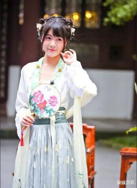 周星驰御用女童徐娇现状如何看看她生活照片就明白了
