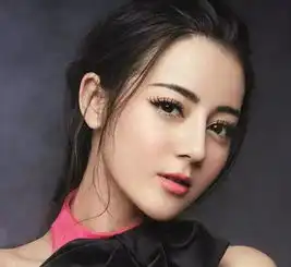 这款发型减龄,最显气质赵薇angelababy都这样扎
