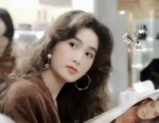 卷发越来越流行,极致张扬的性感年代要回归了
