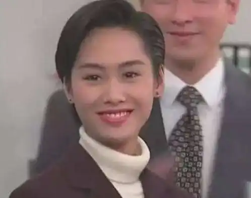 朱茵饰演的紫霞仙子黄蓉都美到爆,但唯独这部经典里却是最丑的
